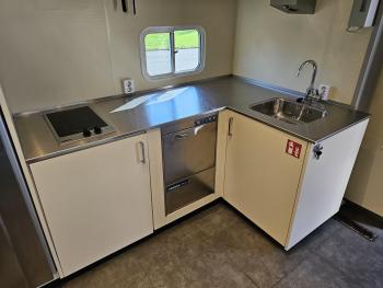 P 280 + trailer  - 2 X SLIDE OUT / CAMPER / WOHNMOBIL